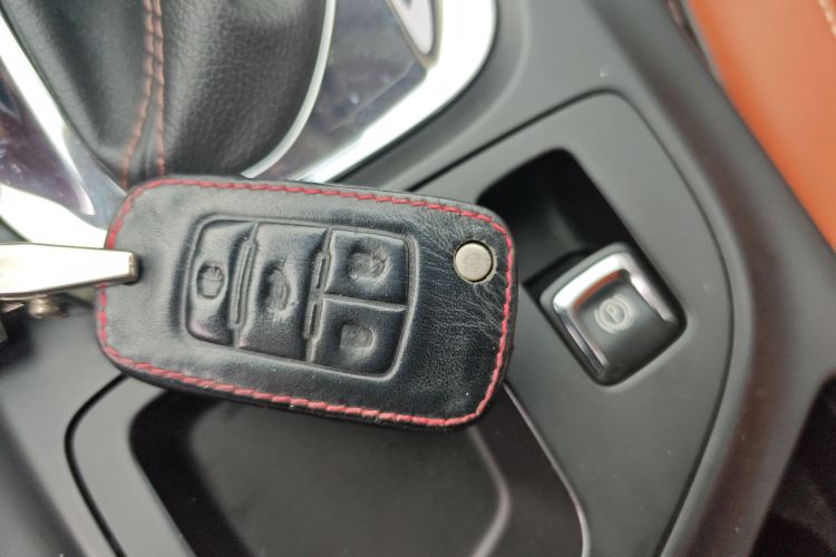 别克 君威 2015款 1.6T 精英技术型中控内饰11