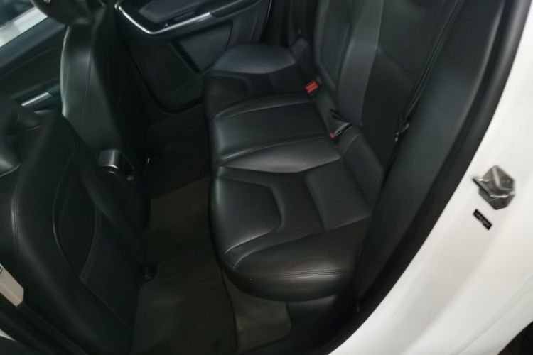 沃尔沃S60 2018款 S60L T3 智进进取版中控内饰21