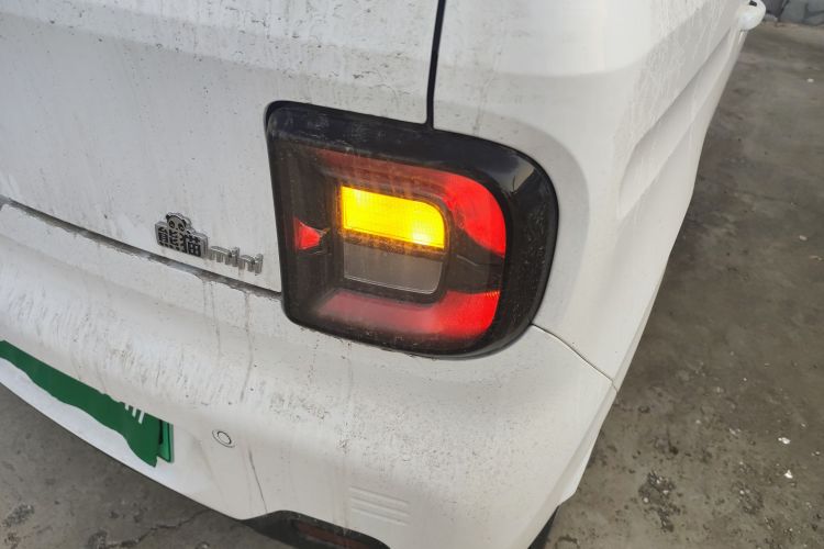 吉利银河 2024款 熊猫mini 200km 耐力熊车身外观6006