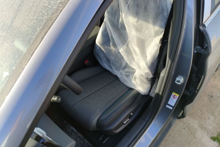 比亚迪 秦L 2024款 DM-i 120KM卓越型局部细节19