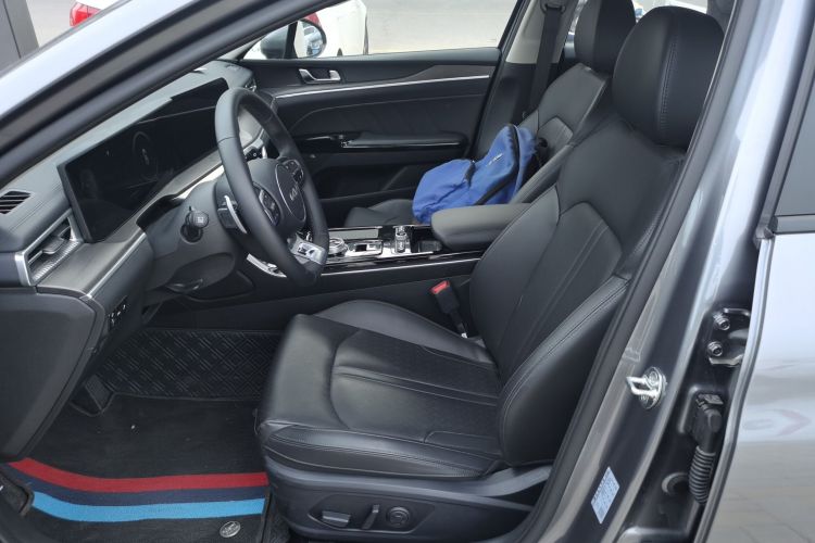 起亚K5 2025款 1.5T 尊贵版中控内饰19