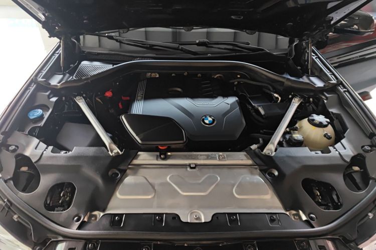 宝马X3 2020款  xDrive28i M运动套装机舱底盘24