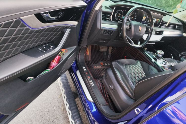 红旗HS5 2019款 2.0T 智联旗享版中控内饰7003