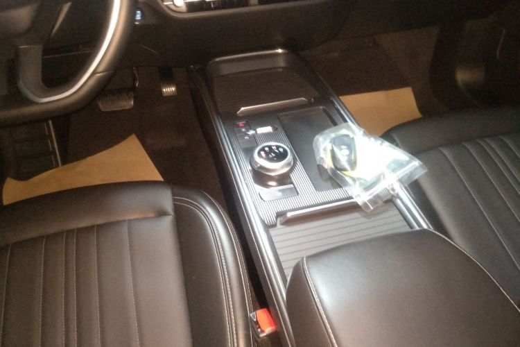 福特 蒙迪欧 2025款 2.0T EcoBoost 豪华型中控内饰18