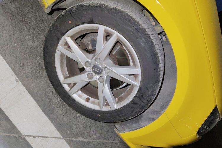 奥迪A4L 2018款 30周年年型 40 TFSI 进取型车身外观10