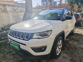 Jeep 指南者 2019款 220T 自动家享炫酷版