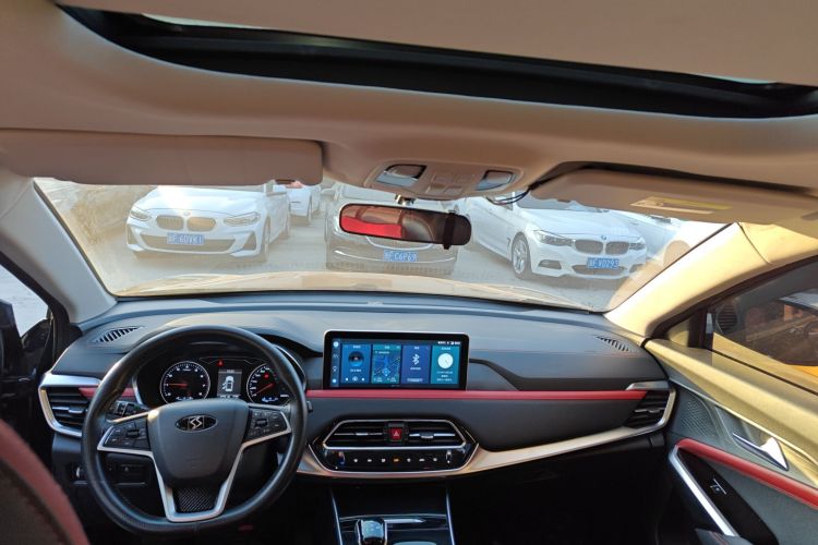 思皓X8 2021款 300T DCT豪华智联版 7座中控内饰22