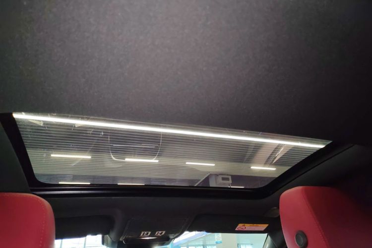 捷豹XEL 2024款 2.0T 250PS R-DYNAMIC S耀黑运动版中控内饰22