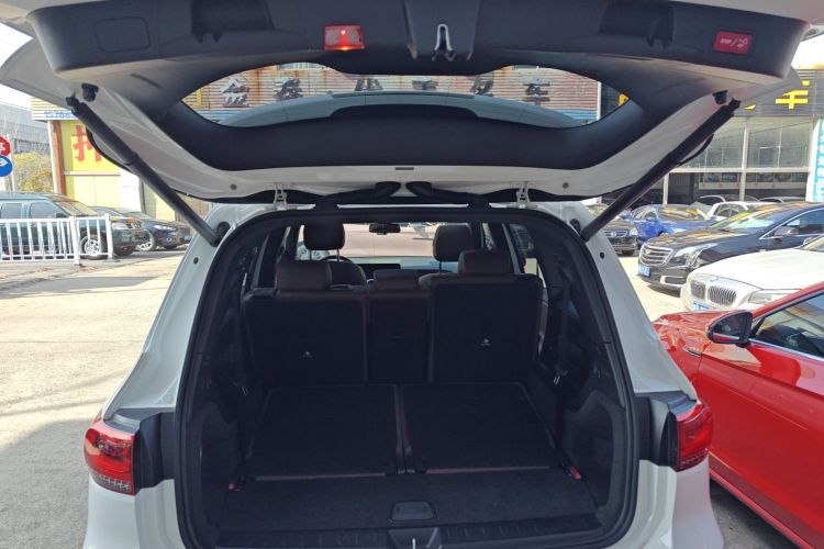 奔驰GLB 2022款 改款 GLB 200 时尚型机舱底盘23