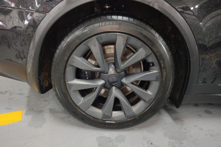 特斯拉 Model X 2023款 双电机全轮驱动版车身外观6008