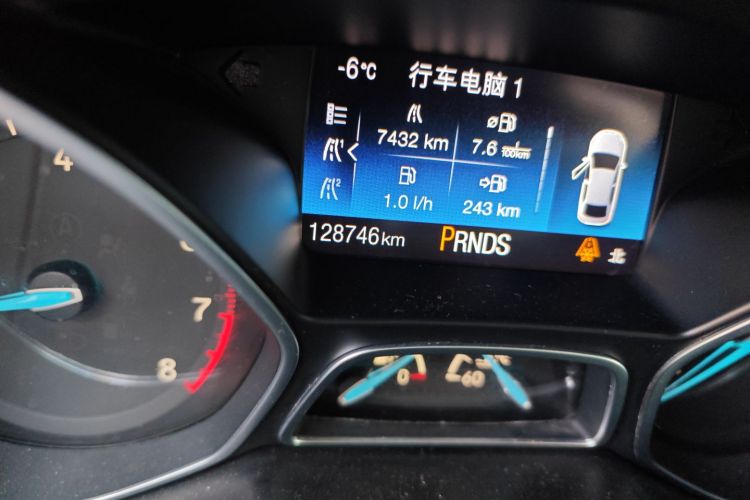 福特 福克斯 2017款 两厢 EcoBoost 180 自动精英型中控内饰15