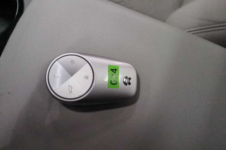 蔚来ES8 2018款 创始版中控内饰11