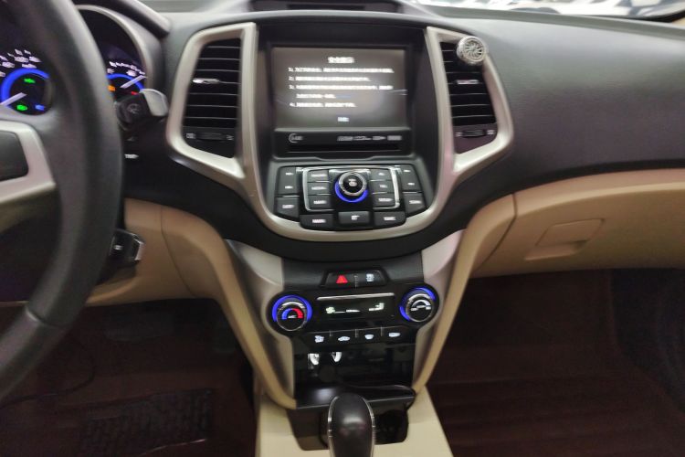 长安 逸动 2015款 1.6L 自动豪华型中控内饰16