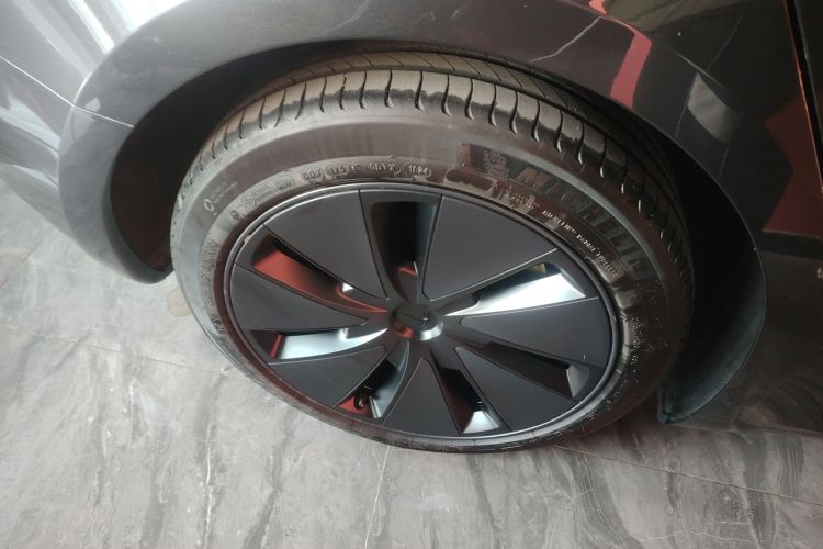 特斯拉 Model 3 2023款 长续航全轮驱动版车身外观6008