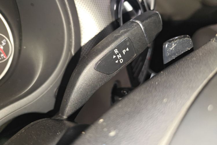 奔驰B级 2015款 B 200 动感型中控内饰18