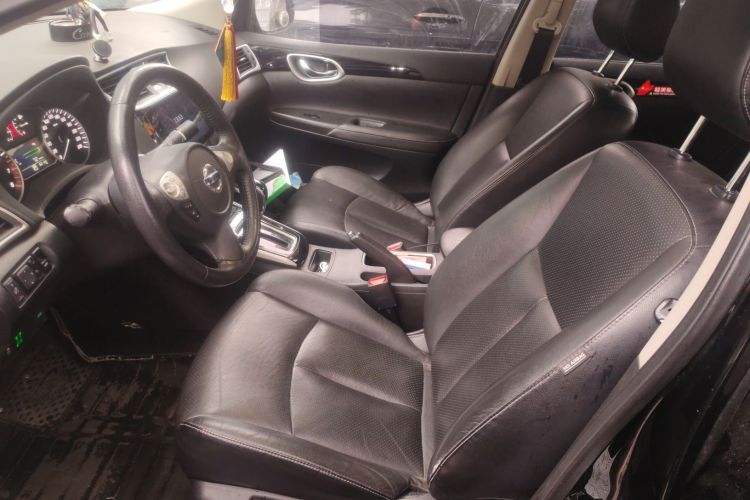 日产 轩逸 2019款 1.6XV CVT智联尊享版 国VI中控内饰19