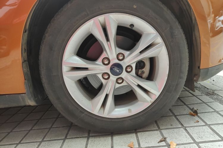 福特 福克斯 2017款 两厢 1.6L 手动舒适型智行版车身外观10