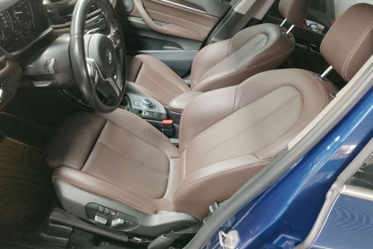 宝马X1 2022款 改款 xDrive25Li 尊享型局部细节19