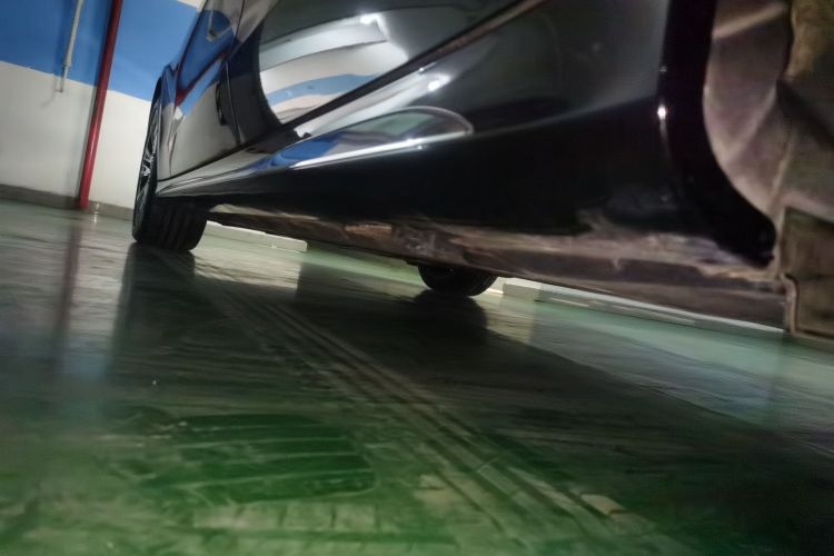 奔驰E级新能源 2024款 E 350 e L 插电式混合动力轿车局部细节9002