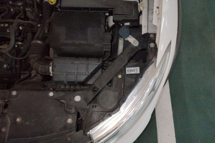 观致3 2016款 都市SUV 1.6T 自动致悦型局部细节9007