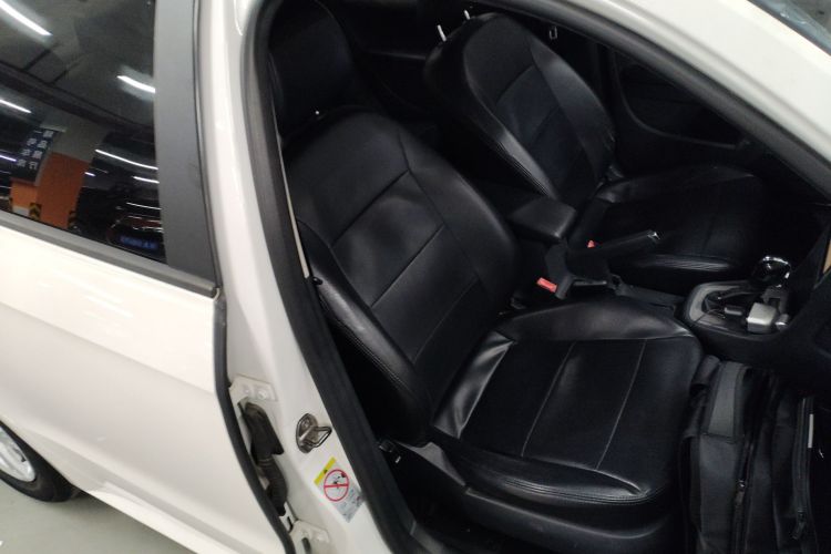 大众 朗逸 2013款 改款经典 1.6L 自动风尚版局部细节41