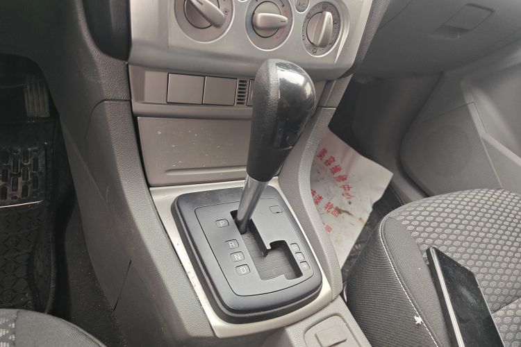 福特 福克斯 2013款 两厢经典 1.8L 自动基本型中控内饰18