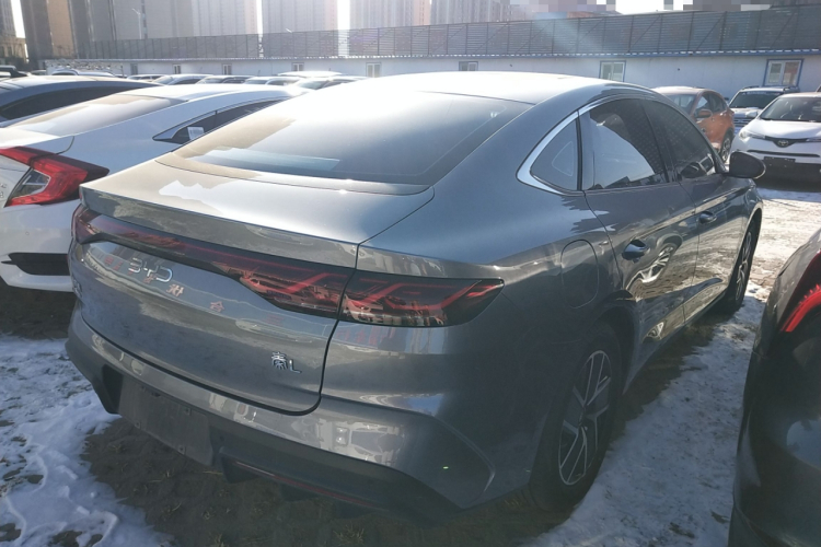 比亚迪 秦L 2024款 DM-i 120KM超越型车身外观7