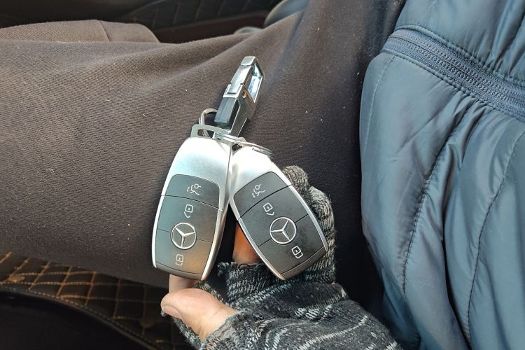 奔驰C级 2019款 C 180 L 时尚型运动版中控内饰11