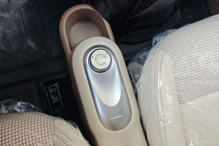 五菱汽车 宏光MINIEV 2025款 四门版 进阶款中控内饰18