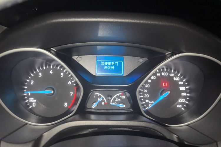 福特 福克斯 2018款 两厢经典 1.6L 手动舒适型智行版中控内饰14