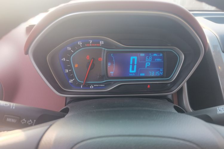 雪佛兰 爱唯欧 2014款 两厢 1.6SX AT 风尚版中控内饰14