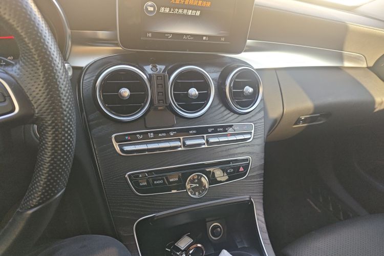 奔驰C级 2015款 改款 C 200 L 运动型中控内饰16