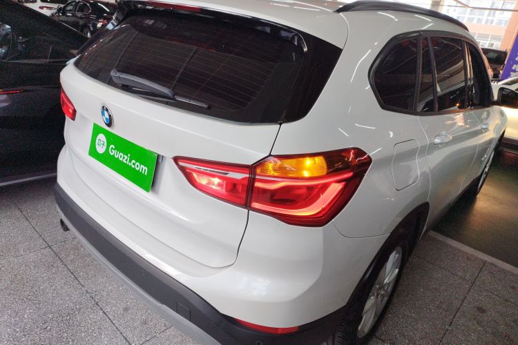 宝马X1 2016款 sDrive18Li 时尚型车身外观7