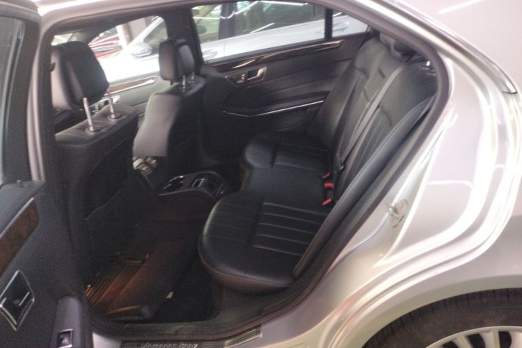 奔驰E级 2015款 E 200 L中控内饰21