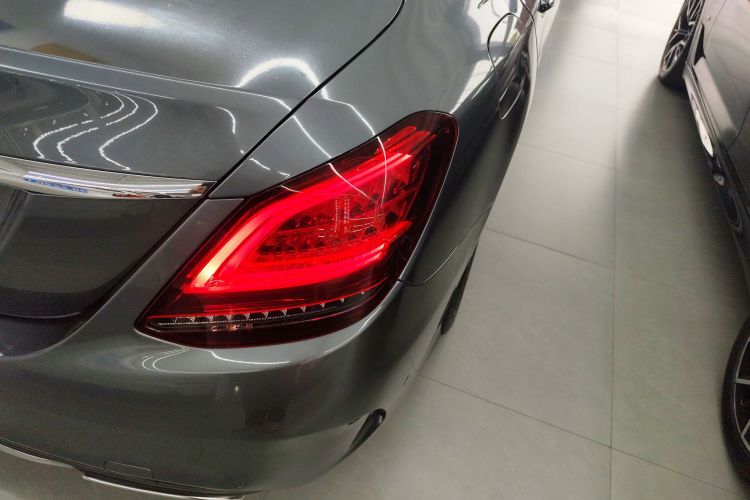 奔驰C级 2019款 C 260 L 运动版车身外观6006