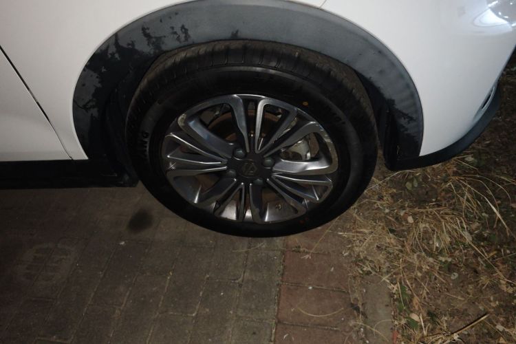 零跑汽车 零跑T03 2021款 400轻享版 磷酸铁锂车身外观10