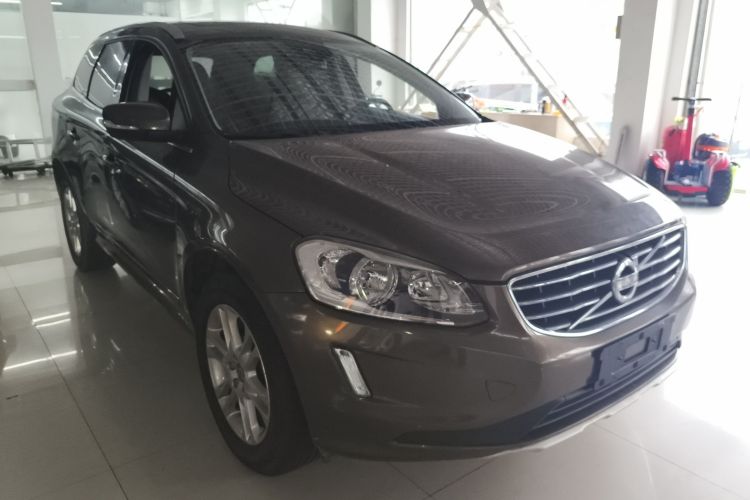 沃尔沃XC60 2016款 T5 智行版车身外观3