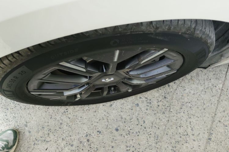 昊铂HT 2024款 825鸥翼激光雷达版车身外观6007