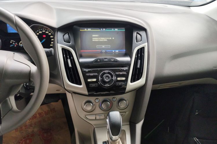 福特 福克斯 2012款 三厢 1.6L 自动舒适型中控内饰16