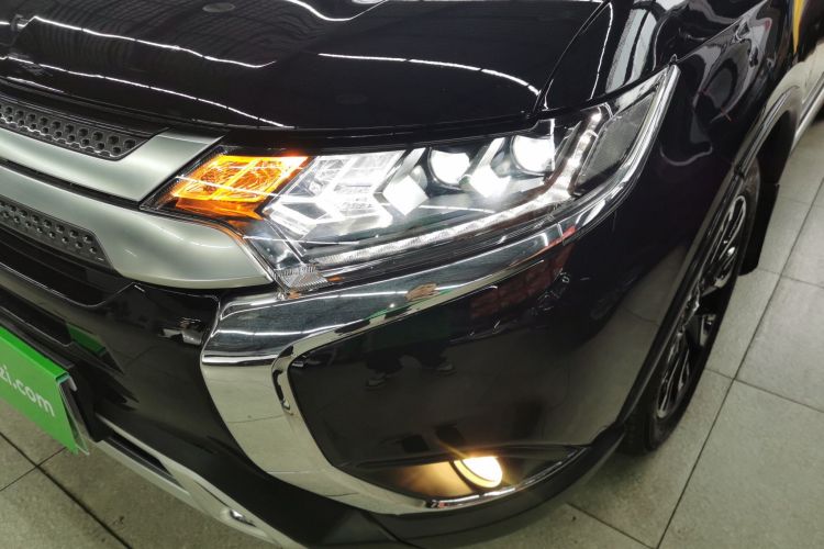 三菱 欧蓝德 2019款 2.4L 四驱致享版 5座 国VI局部细节36