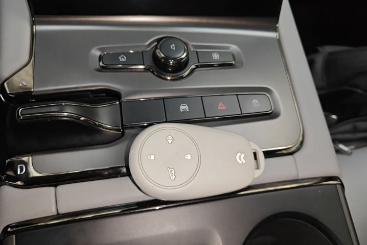 蔚来ES6 2020款 600KM 运动版中控内饰7001