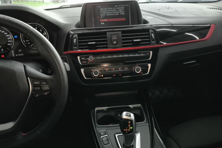 宝马1系(进口) 2018款 118i 运动设计套装局部细节16