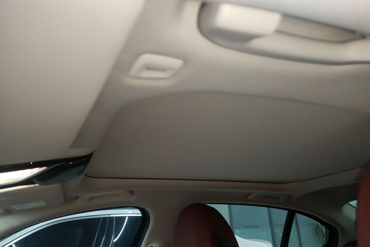 宝马3系 2022款 改款 325Li M运动套装中控内饰22