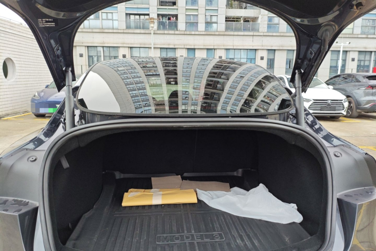 特斯拉 Model 3 2023款 后轮驱动版机舱底盘23