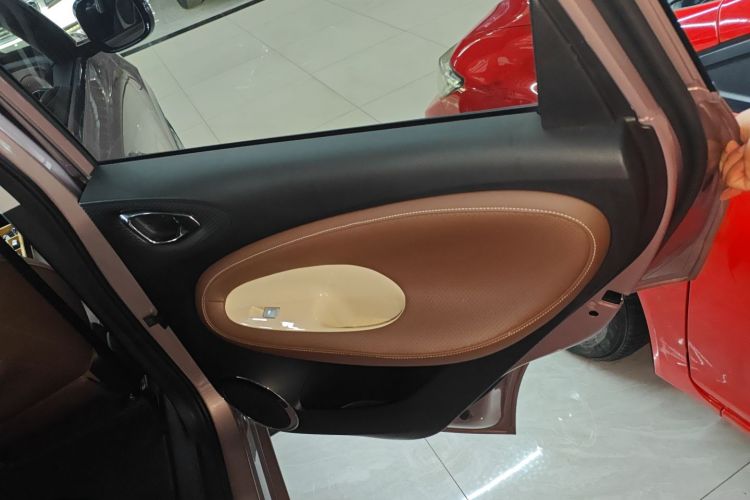 五菱汽车 五菱缤果 2023款 333km 灵犀互联款中控内饰45