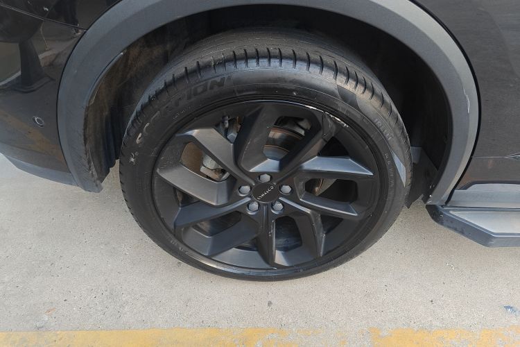 领克01 2021款 2.0TD 四驱暗夜版车身外观6008