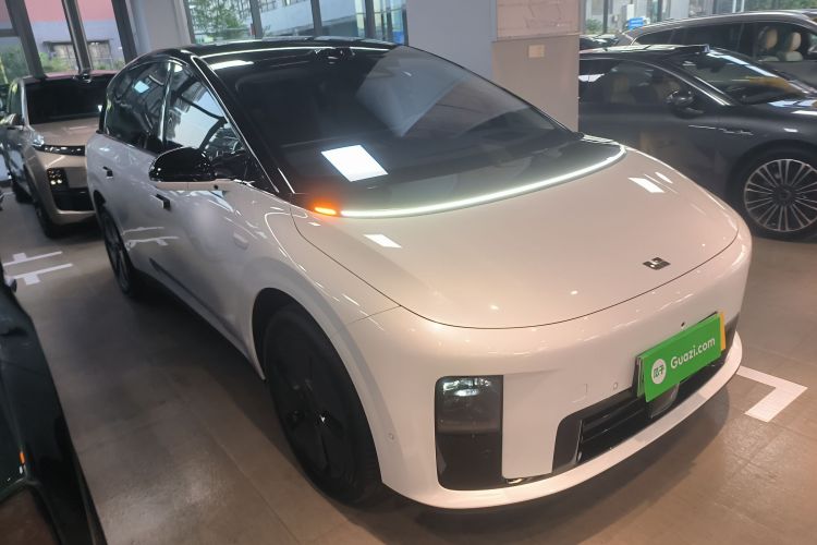 理想汽车 理想i8 2025款 标准版车身外观3