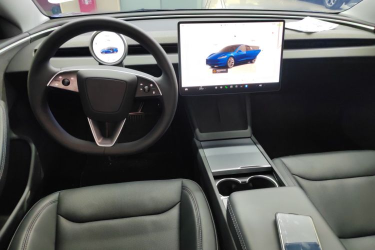 特斯拉 Model 3 2023款 长续航全轮驱动版中控内饰12