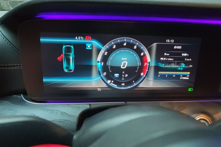 奔驰E级(进口) 2019款 E 200 4MATIC 轿跑车中控内饰14