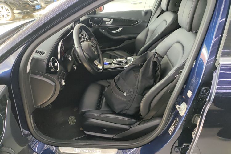 奔驰C级 2017款 改款 C 200 L 运动版中控内饰19